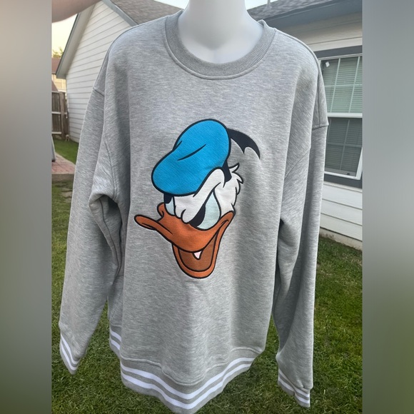 Mens Donald Duck Crewneck - Picture 1 of 5